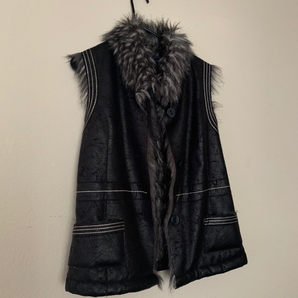 Black women vest